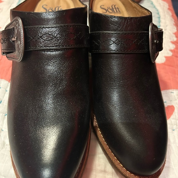 Mules - Picture 4 of 7